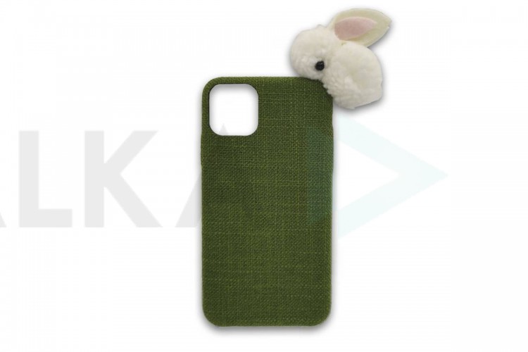 Чехол для iPhone 11 Pro (5.8) льняной с мягкой игрушкой "Кролик" (зеленый)